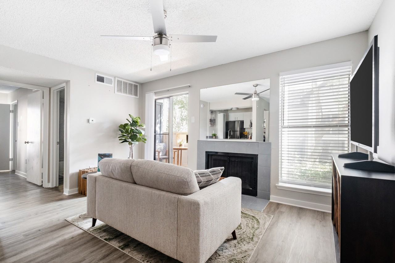 Villas on Rosemeade West - Photo 2 of 45