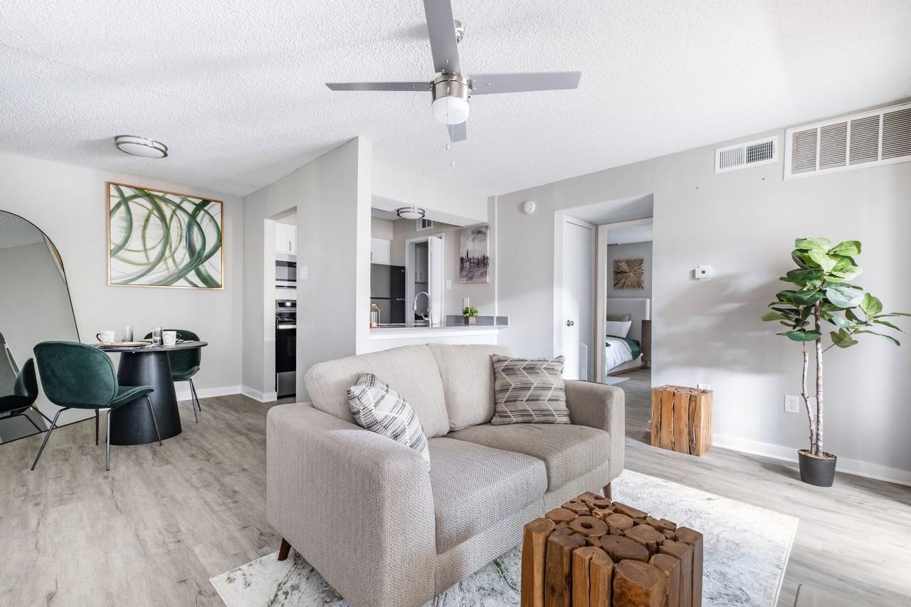 Villas on Rosemeade West - Photo 5 of 45