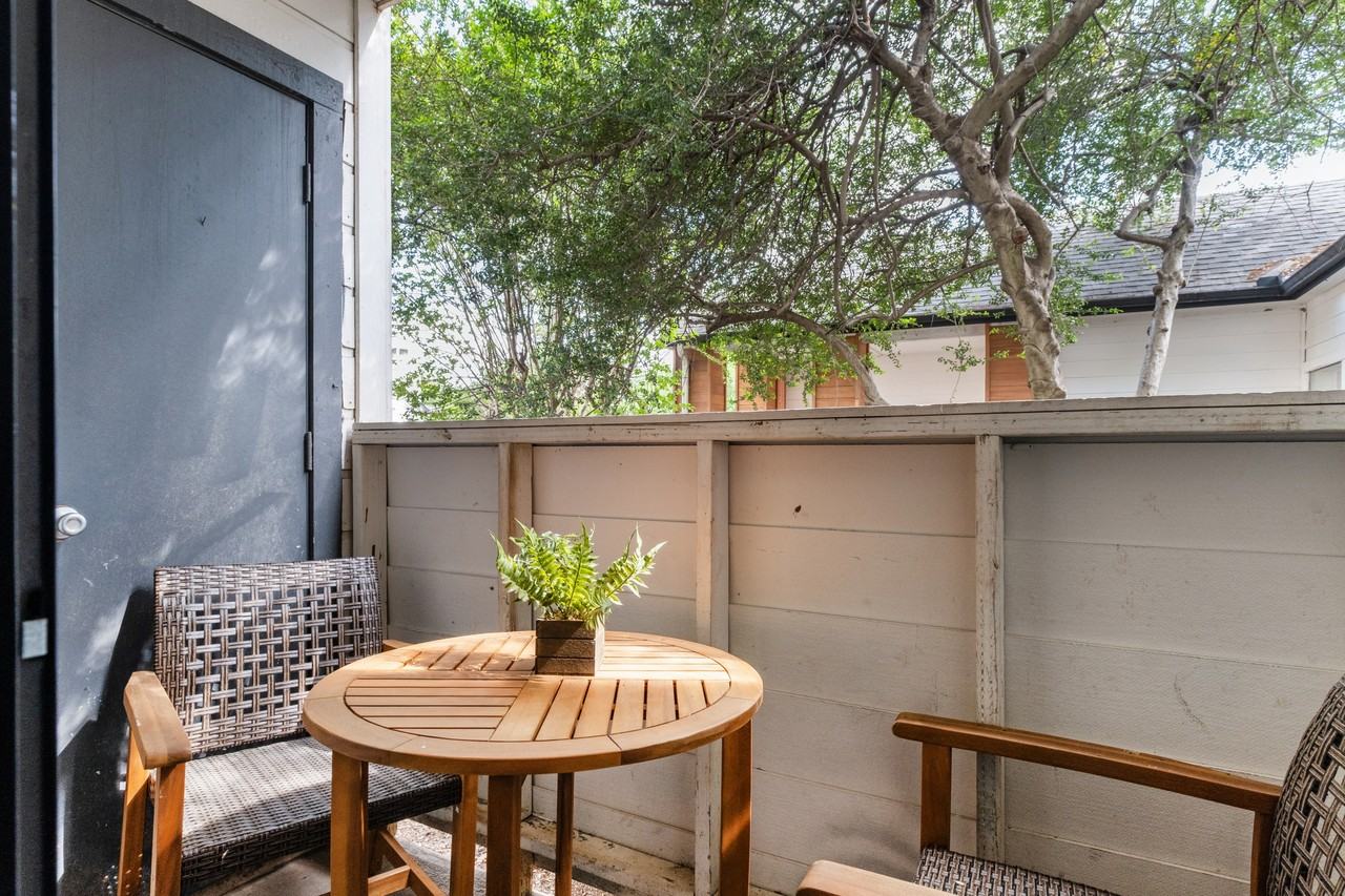 Villas on Rosemeade West - Photo 6 of 45