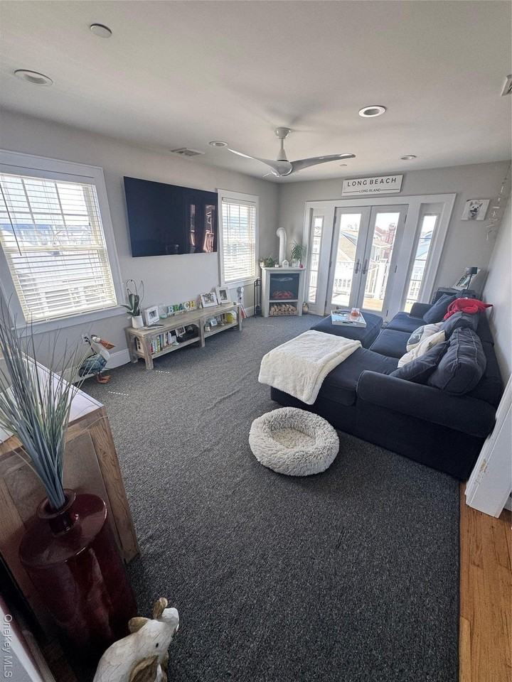 102 Florida St - Photo 5 of 22