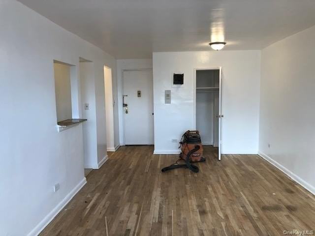 8720 175th St - Photo 5 of 11