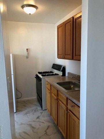 8720 175th St - Photo 6 of 11