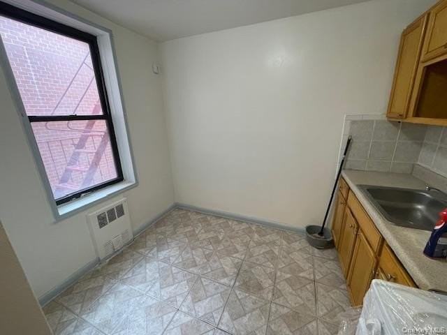 8720 175th St - Photo 7 of 11