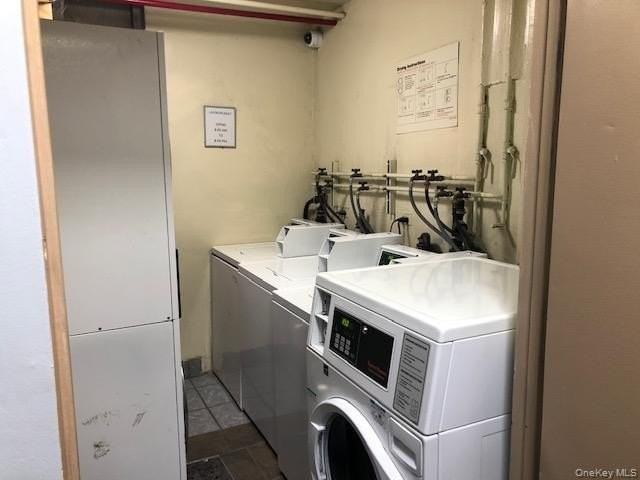 8720 175th St - Photo 6 of 11