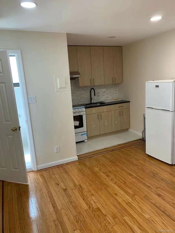 6635 Grand Ave #2F - Photo 6 of 7