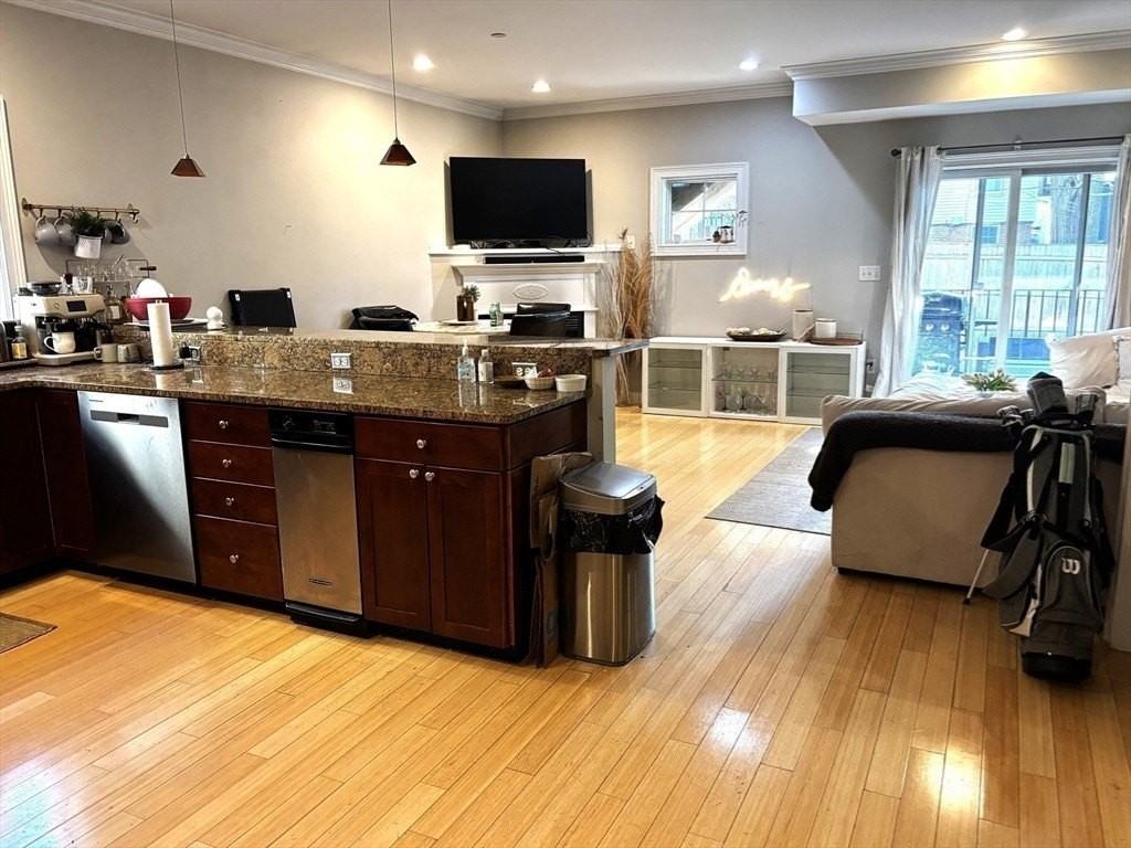 18 Knowlton St #1 - Photo 2 of 31