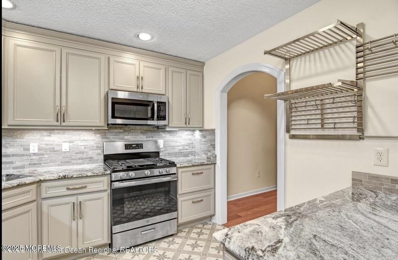 71 Crabapple Ln Unit 266 - Photo 4 of 16