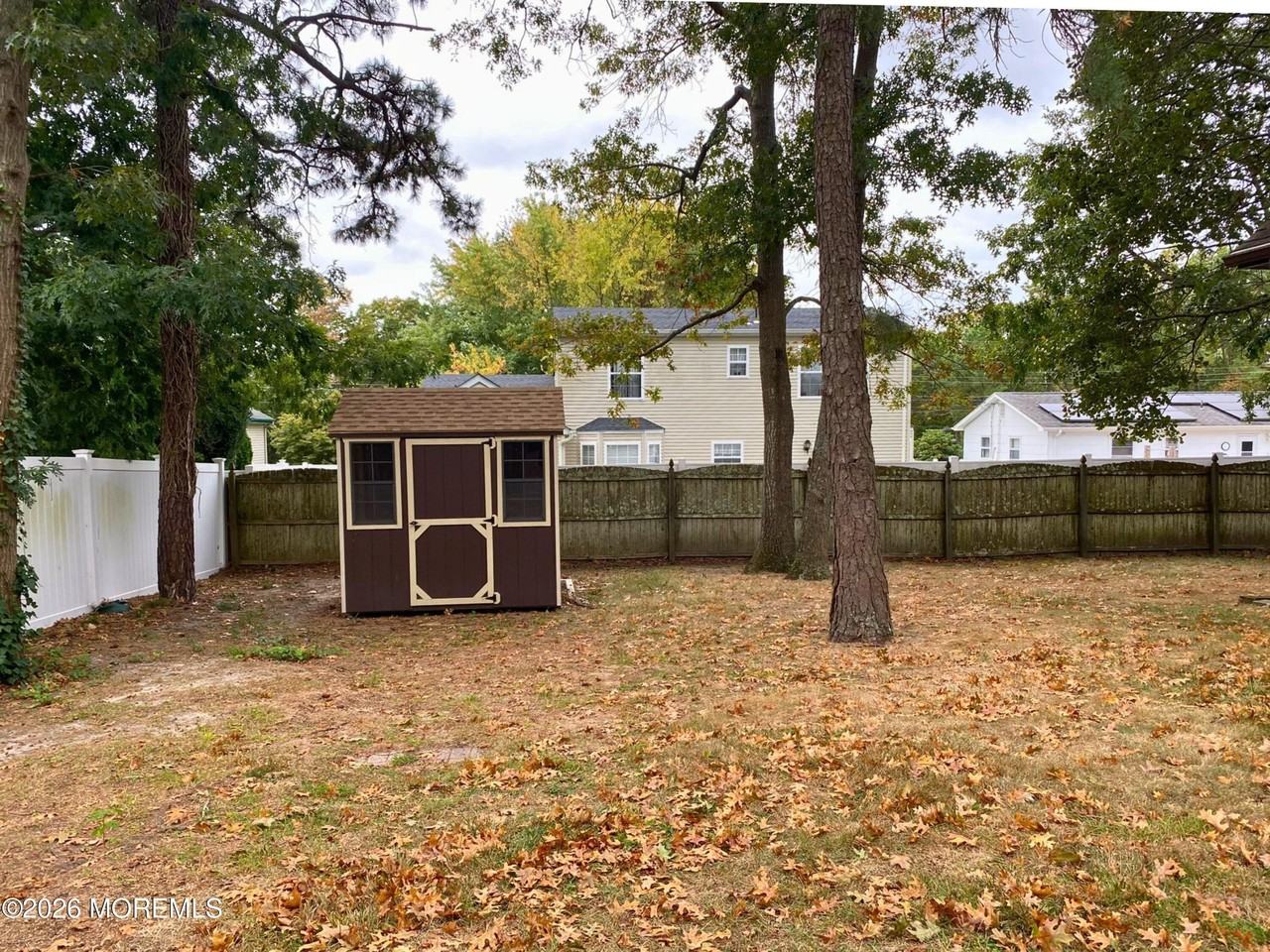 365 Neptune Dr - Photo 3 of 15