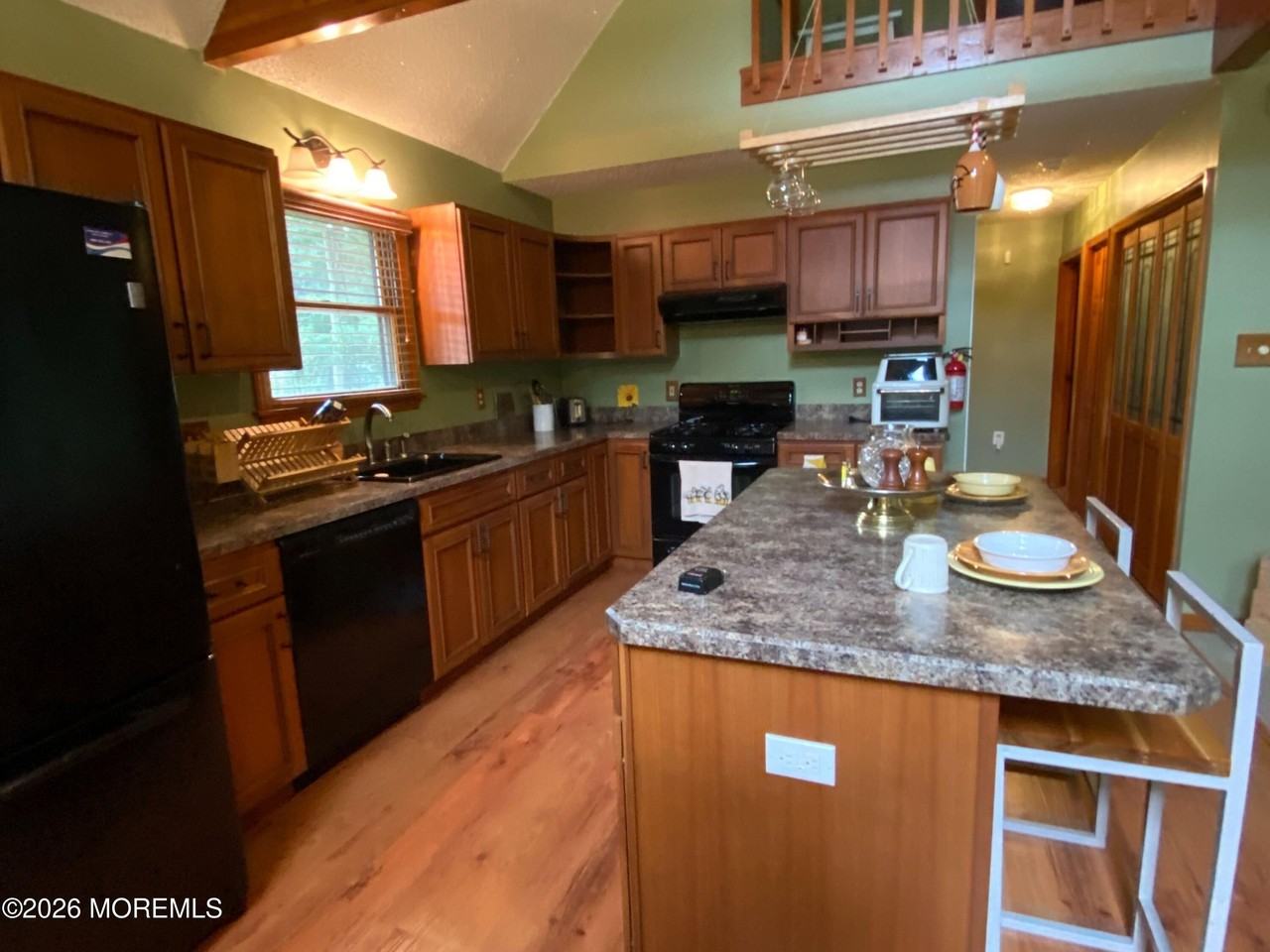 365 Neptune Dr - Photo 6 of 15