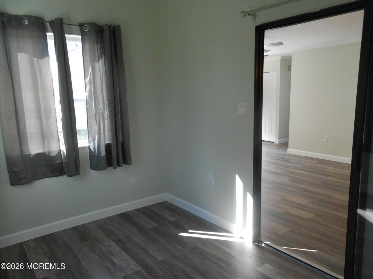 39 Mediterranean Ct - Photo 7 of 17