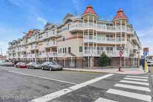 featured image of 21 Blaine Ave #11