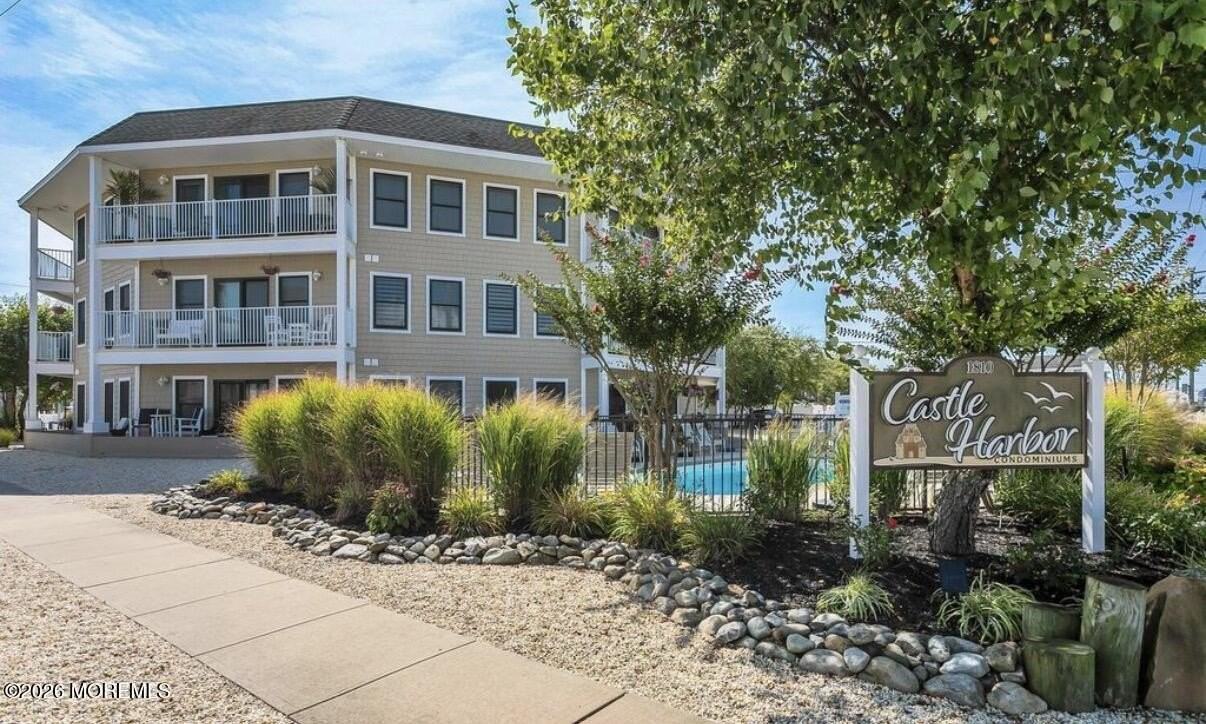 1810 Central Ave #11 - Photo 3 of 26