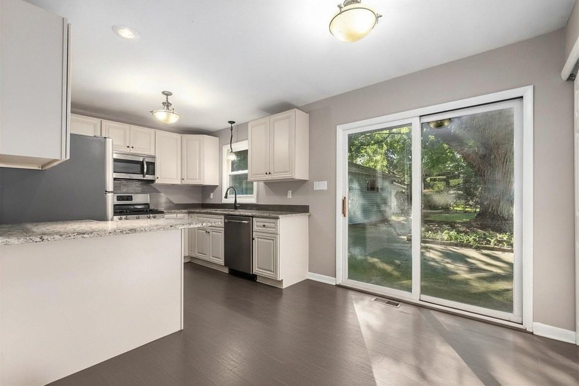 16340 S Mcgrath Dr - Photo 3 of 13