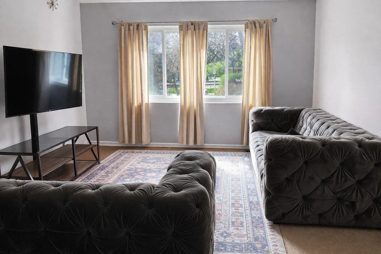 1706 W Jarvis Ave Unit 1w - Photo 2 of 18