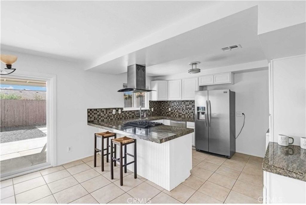 81871 Victoria St - Photo 2 of 10