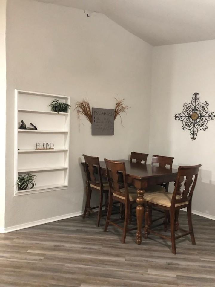 Colonnade Dr - Photo 3 of 17