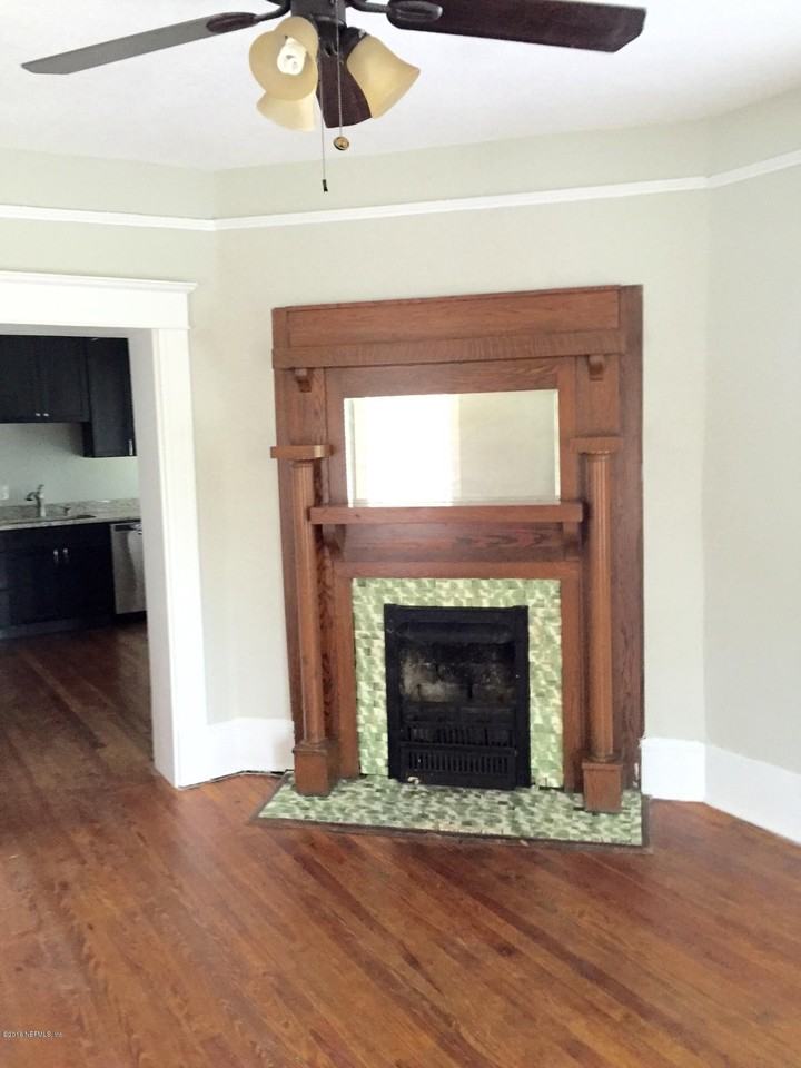 2116 Herschel St Apt A - Photo 7 of 26