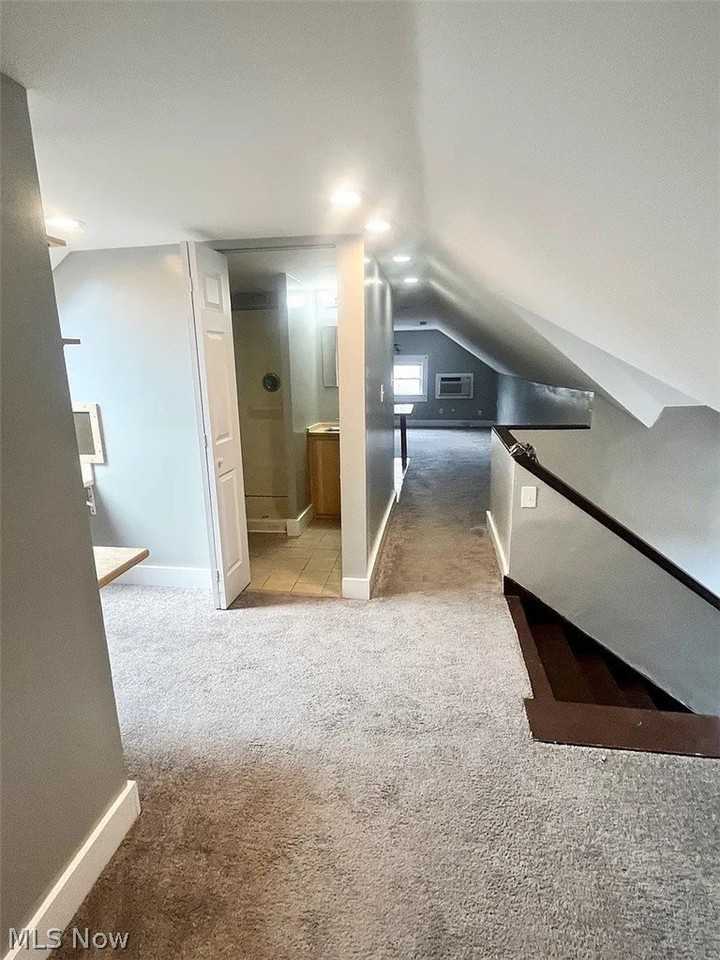 1304 W 64th St Apt 5 - Photo 4 of 12