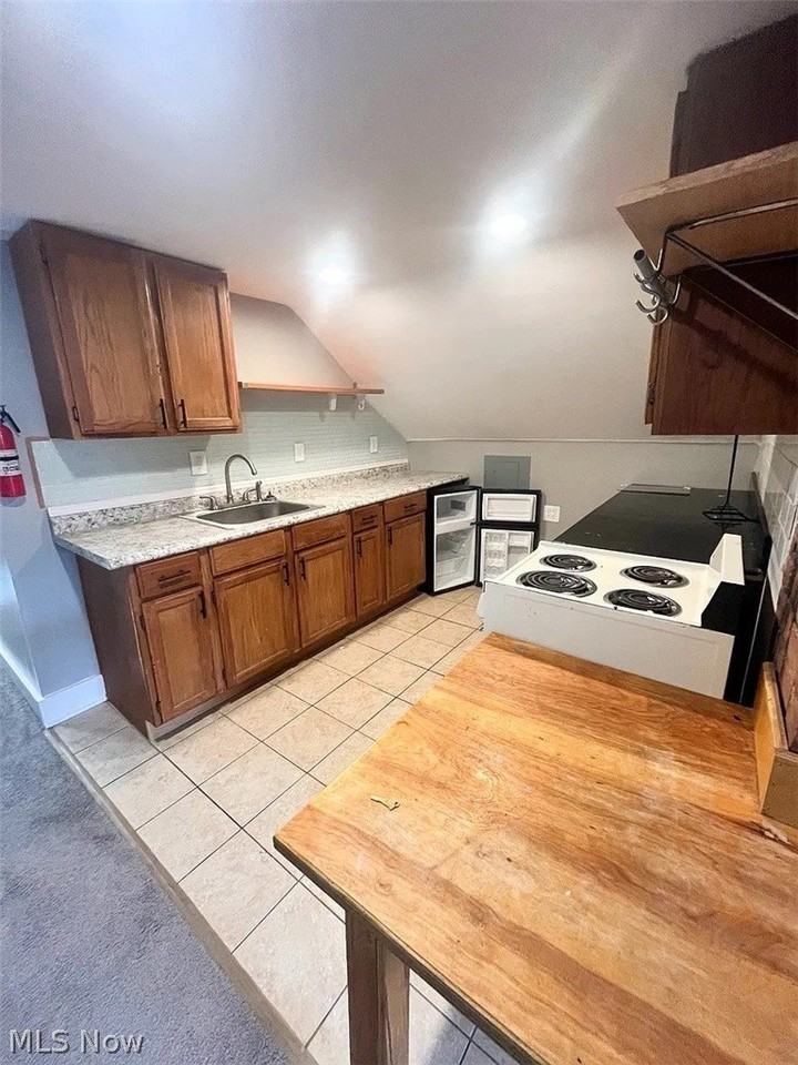 1304 W 64th St Apt 5 - Photo 5 of 12