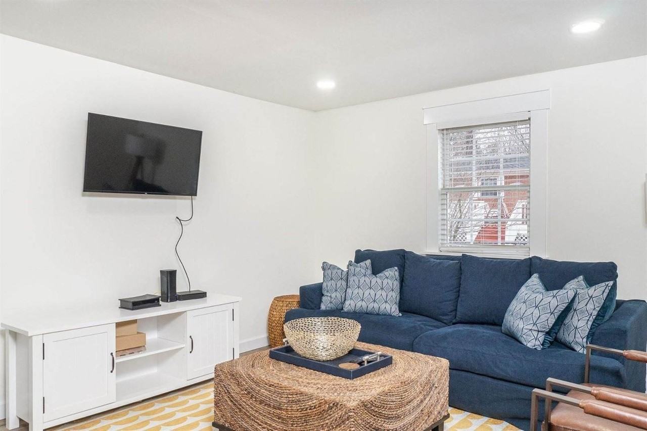 412 1st St - Photo 5 of 28