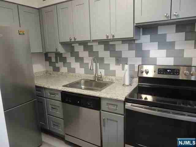 160 Overlook Ave Apt 5e2 - Photo 2 of 8