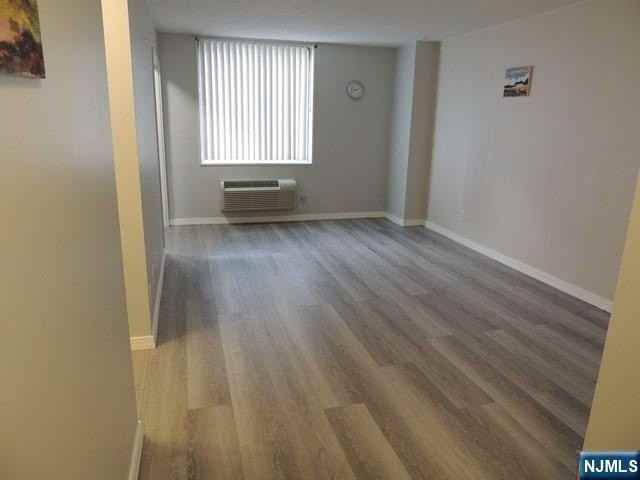 160 Overlook Ave Apt 5e2 - Photo 3 of 8