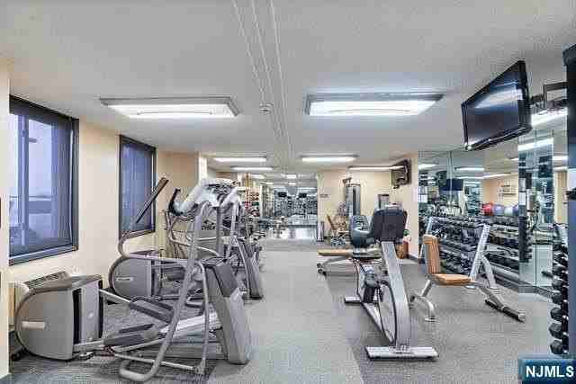 160 Overlook Ave Apt 5e2 - Photo 7 of 8