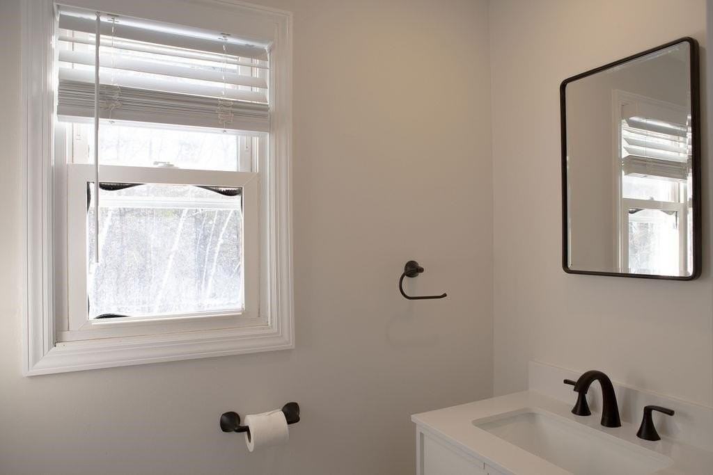 180 N Main St #D3 - Photo 7 of 22