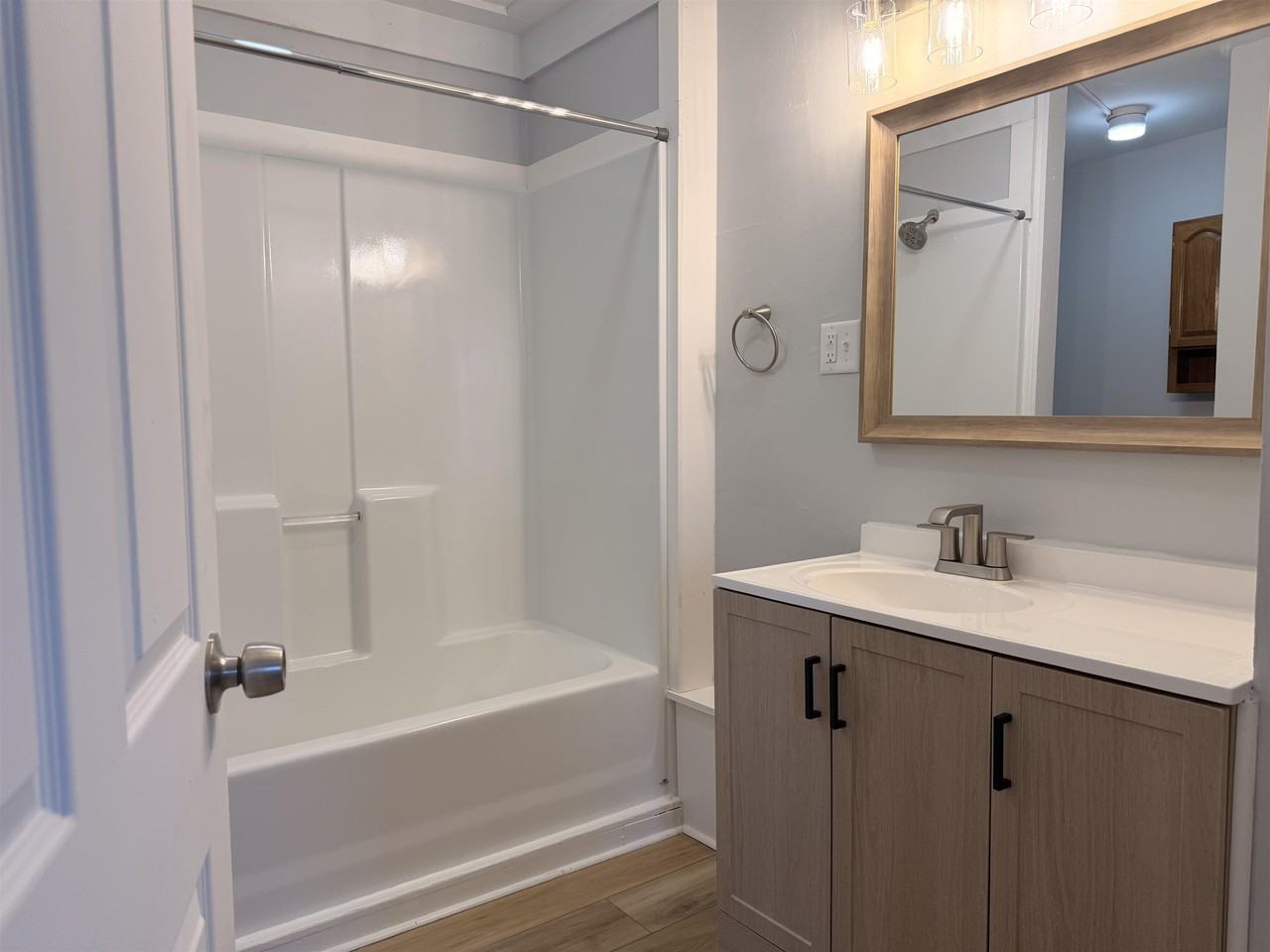 42 Broadway #4 - Photo 5 of 6