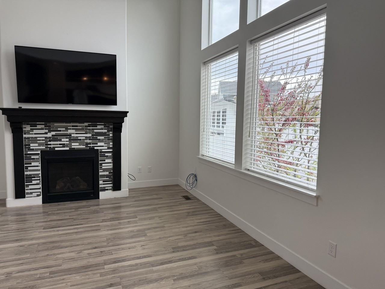 2488 E Lone Hill Dr - Photo 4 of 38