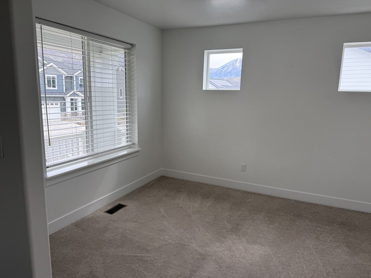 2488 E Lone Hill Dr - Photo 5 of 38