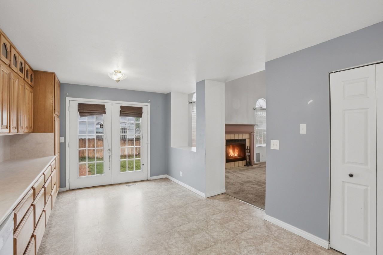 3112 W Green Acre Dr - Photo 5 of 31