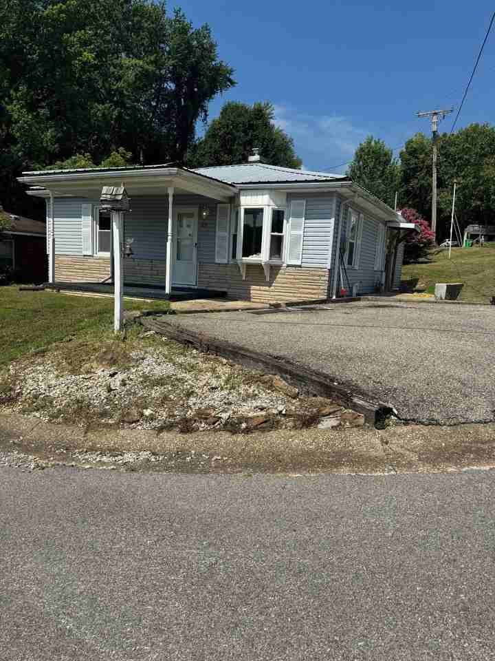 85 Park Ave - Photo 2 of 3