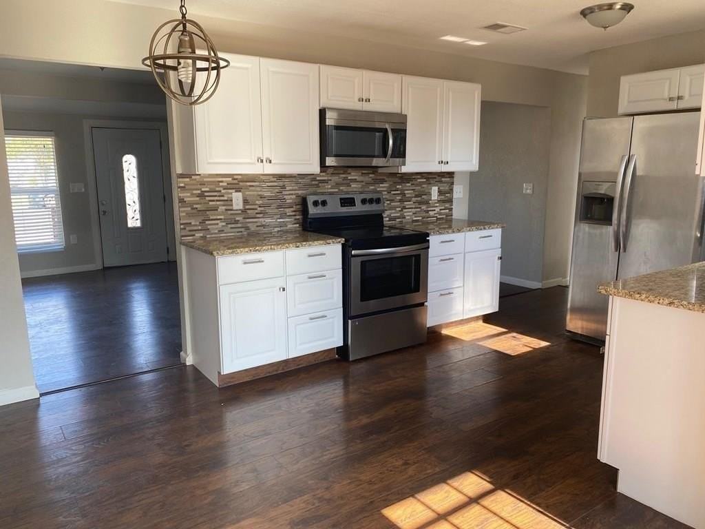 3621 Spruce Ave - Photo 3 of 15