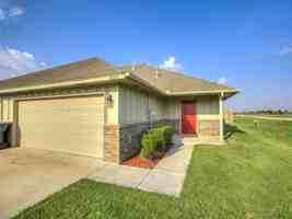 featured image of 609 N 5th St