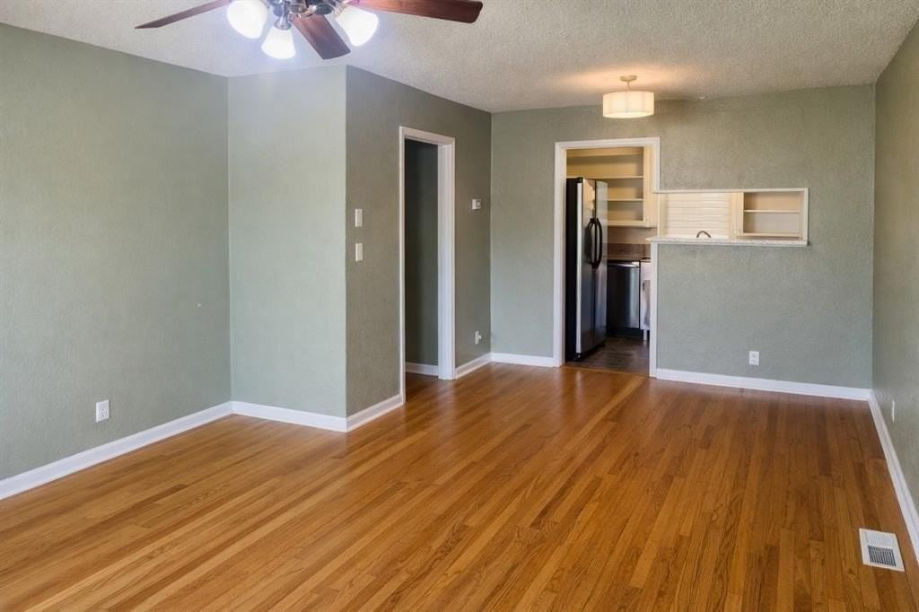 2216 Downing St - Photo 3 of 10