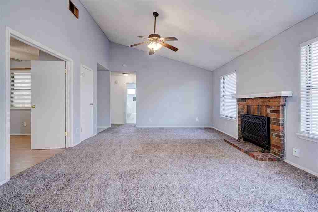 6700 Nw 124th St - Photo 3 of 12