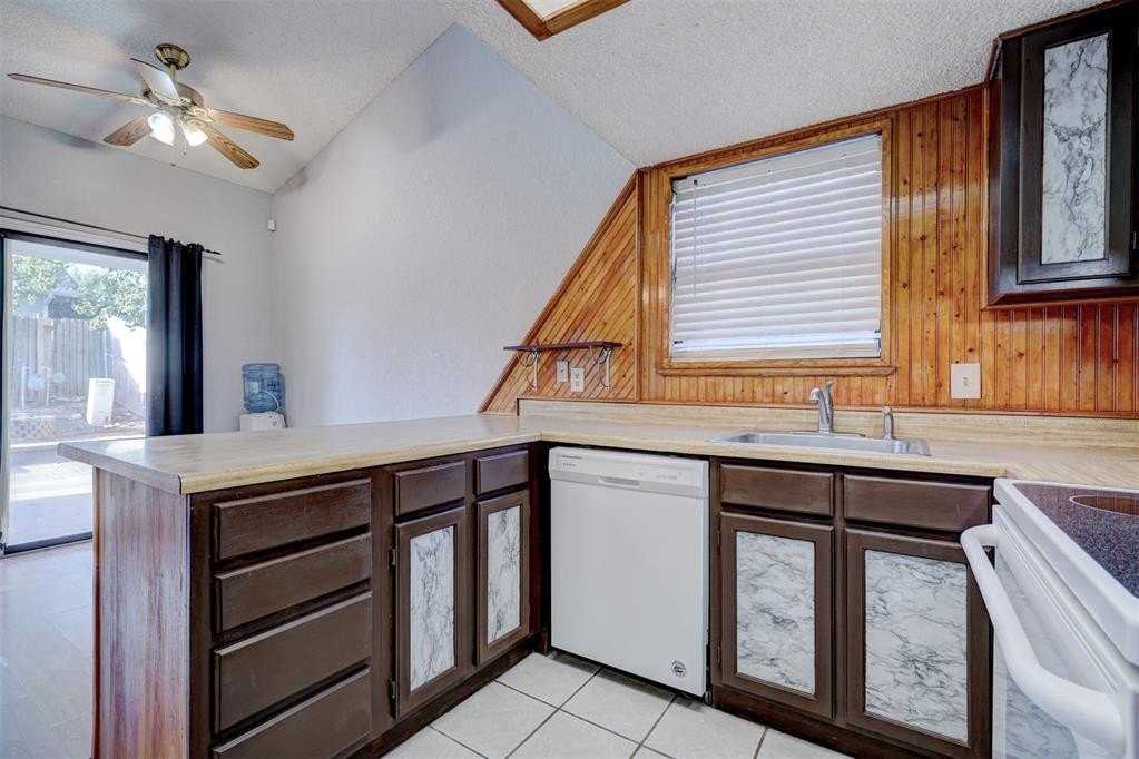 6700 Nw 124th St - Photo 4 of 12