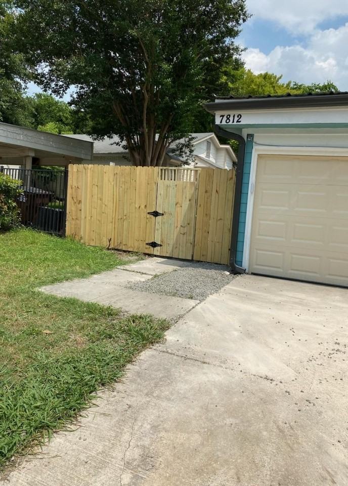 7812 Broadwick - Photo 3 of 16