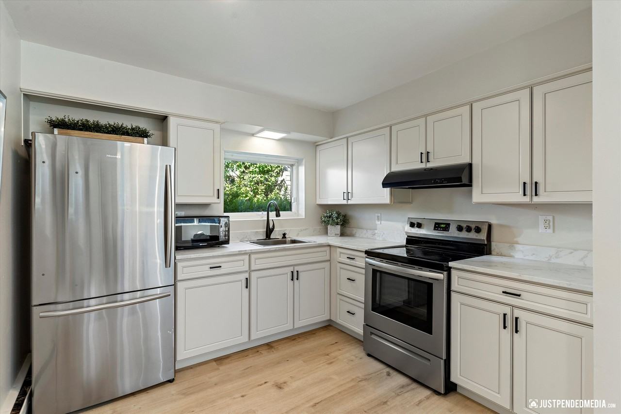 1526 Medfra St #6 - Photo 7 of 12