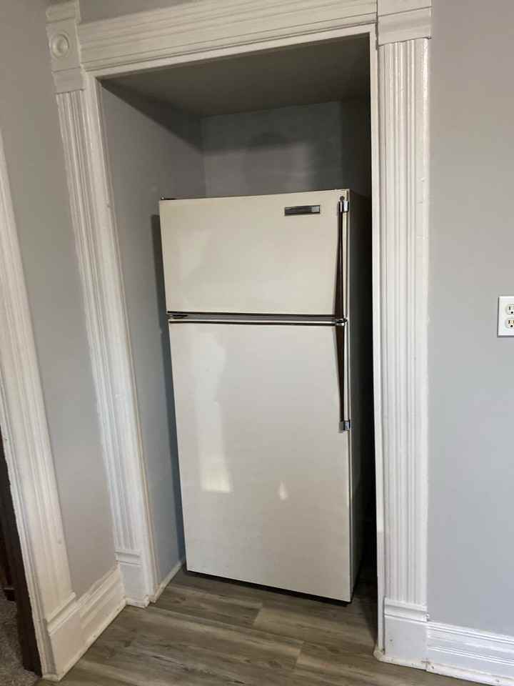 362 N Line St - Photo 4 of 11