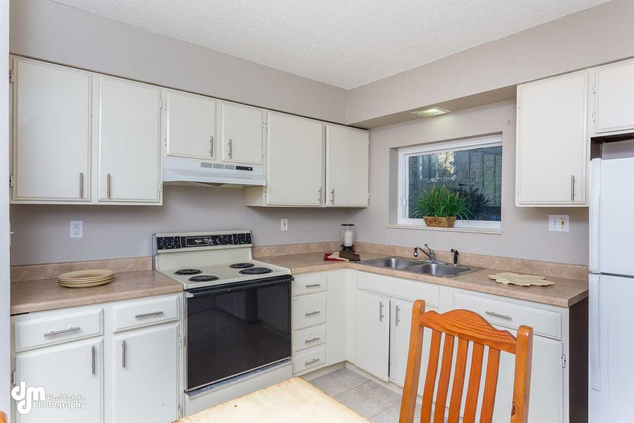 1526 Medfra St #7 - Photo 4 of 7