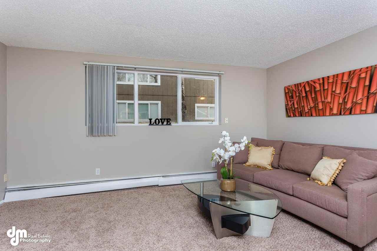 1526 Medfra St #7 - Photo 5 of 7