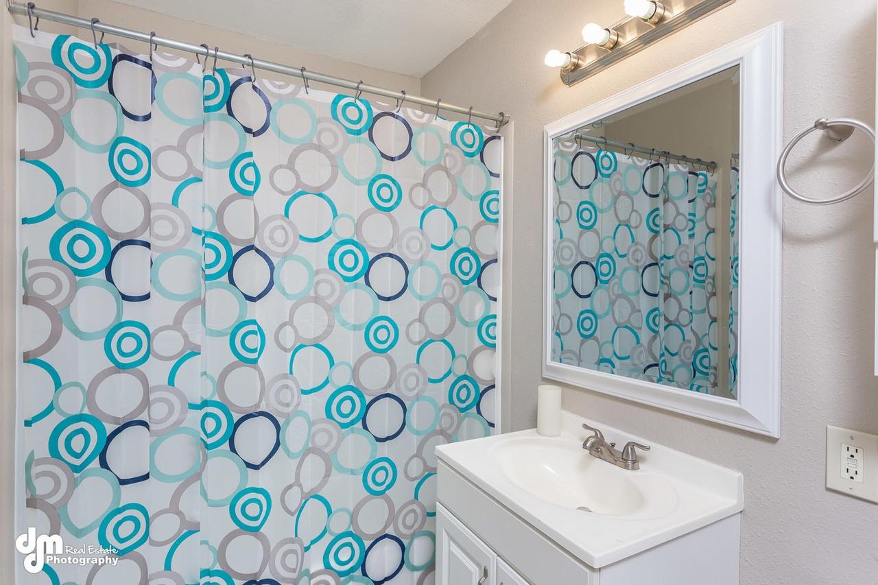 1526 Medfra St #7 - Photo 6 of 7