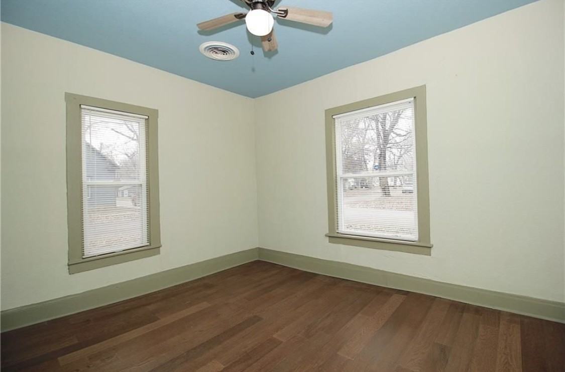 301 S 3rd St - Photo 3 of 20