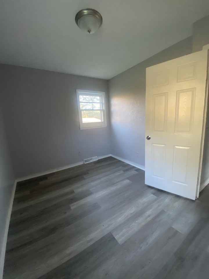 109 Sador St - Photo 6 of 8