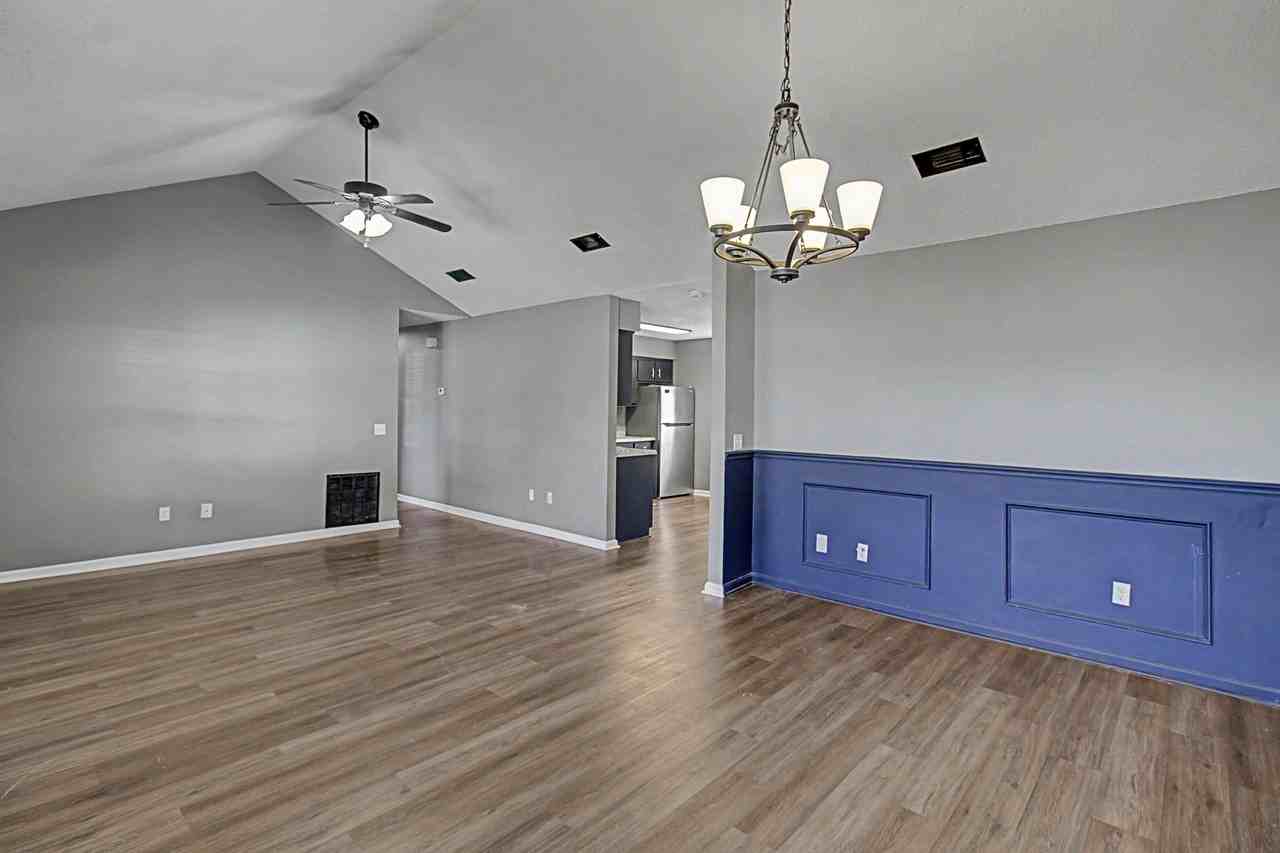 291 Sabreena Cir #1 - Photo 4 of 27