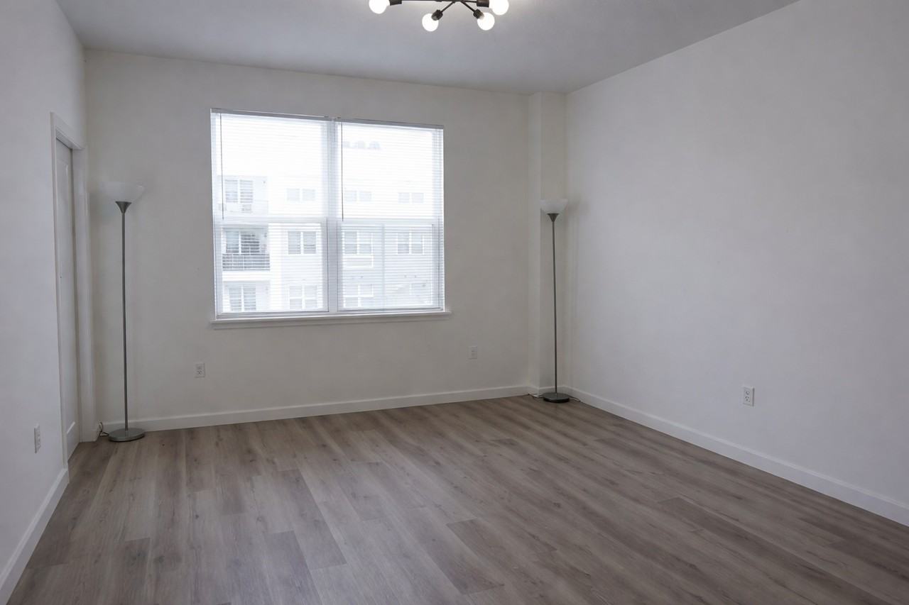 1210 Southstation Place - 1Unit 303 #1 - Photo 5 of 10