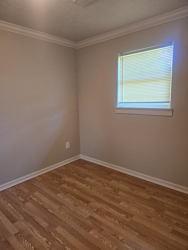 220 Oak St #103 - Photo 3 of 7