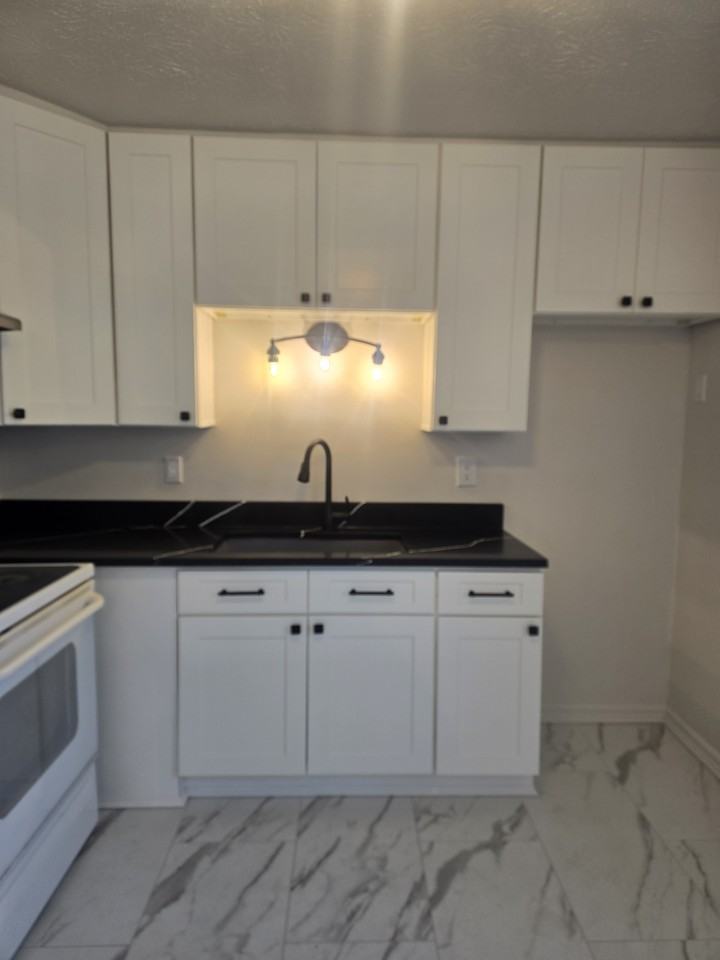 220 Oak St #103 - Photo 7 of 7